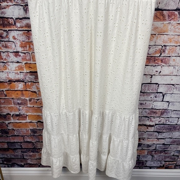 Off White Eyelet Maxi Tiered Short Sleeve Flowy Boho V-Neck Dress Size XL - Picture 5 of 14